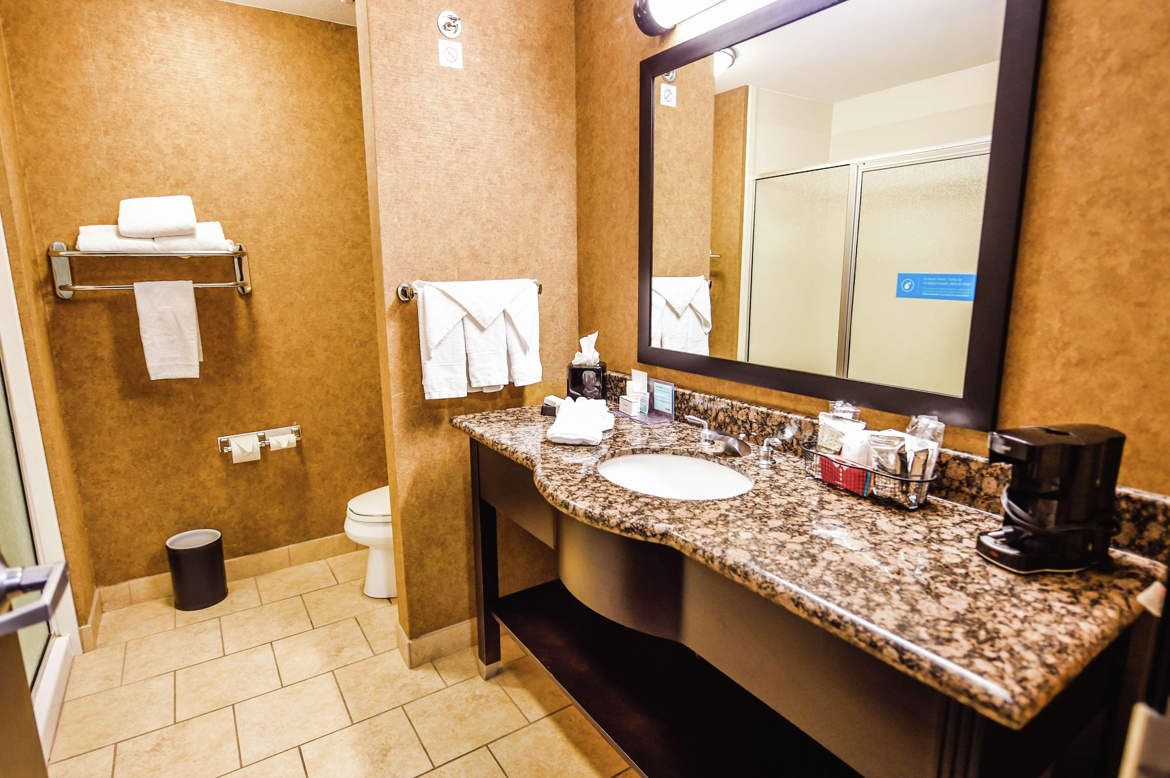 Hampton & Hotel Pine Bluff