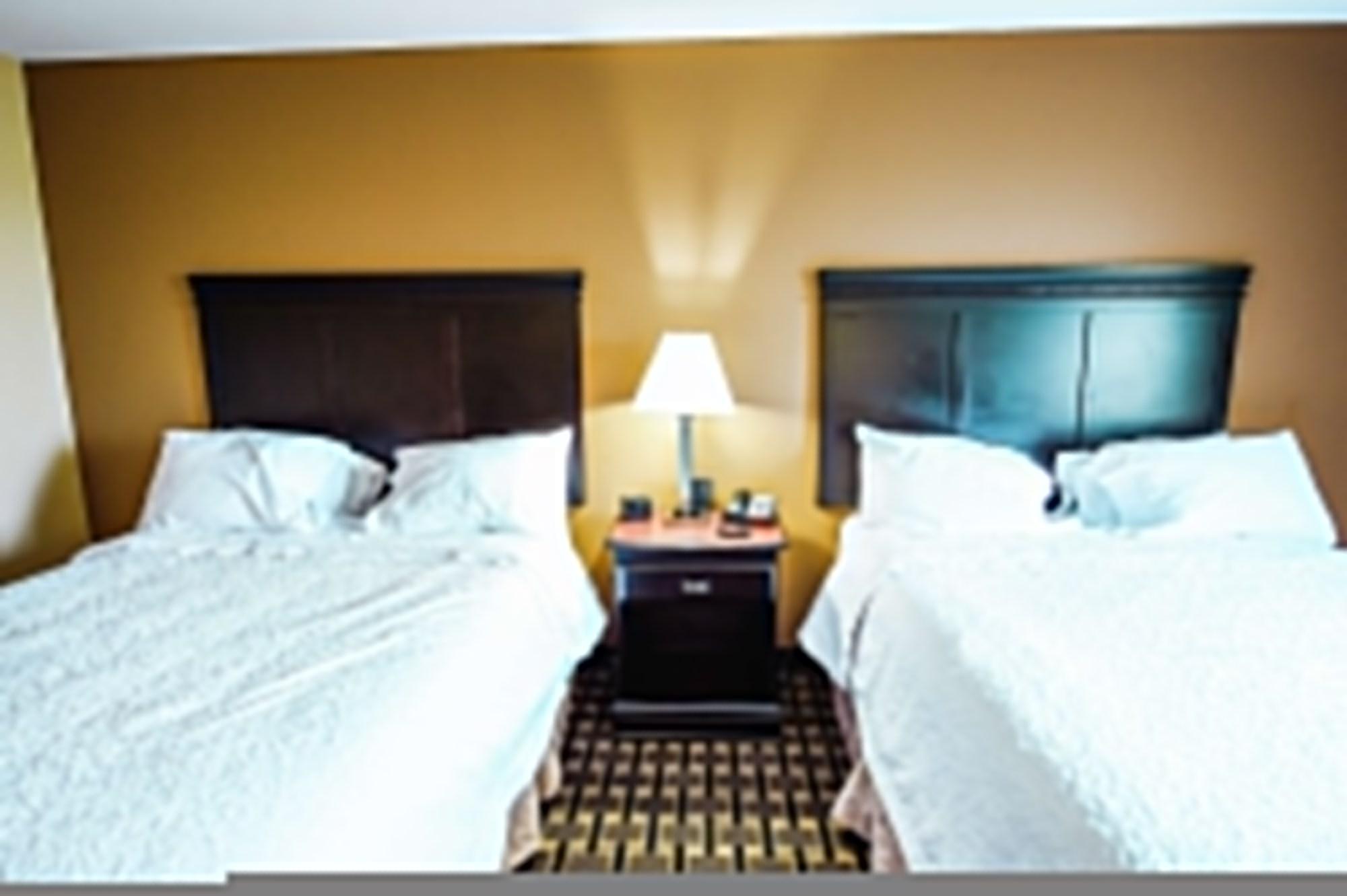 Hampton & Hotel Pine Bluff