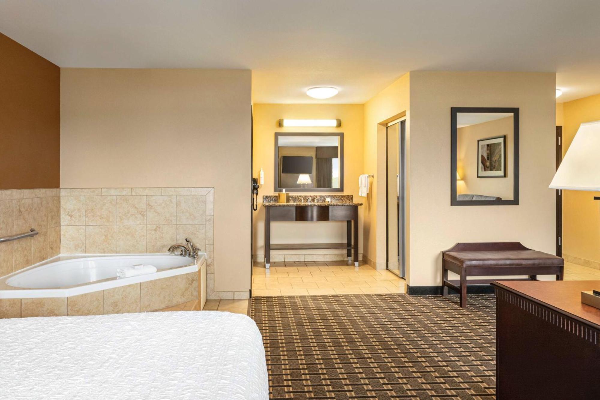 Hotel Hampton &